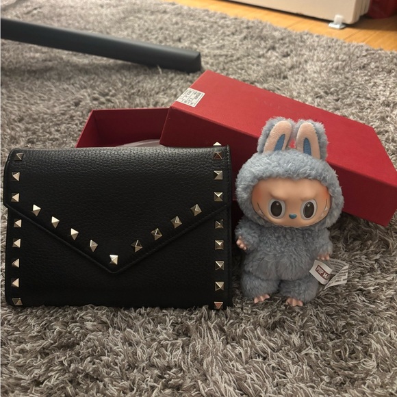 Authentic Valentino Rockstud Wallet on Chain bag - Picture 4 of 9